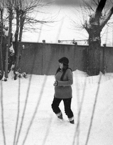 Caro dans la neige en février 1978, quelques jours avant son accouchement
